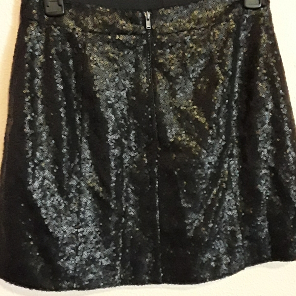 Black sequin skirt - Picture 3 of 3